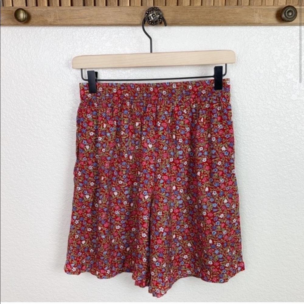 Vintage 90s Red Floral Wide Leg Elastic Shorts